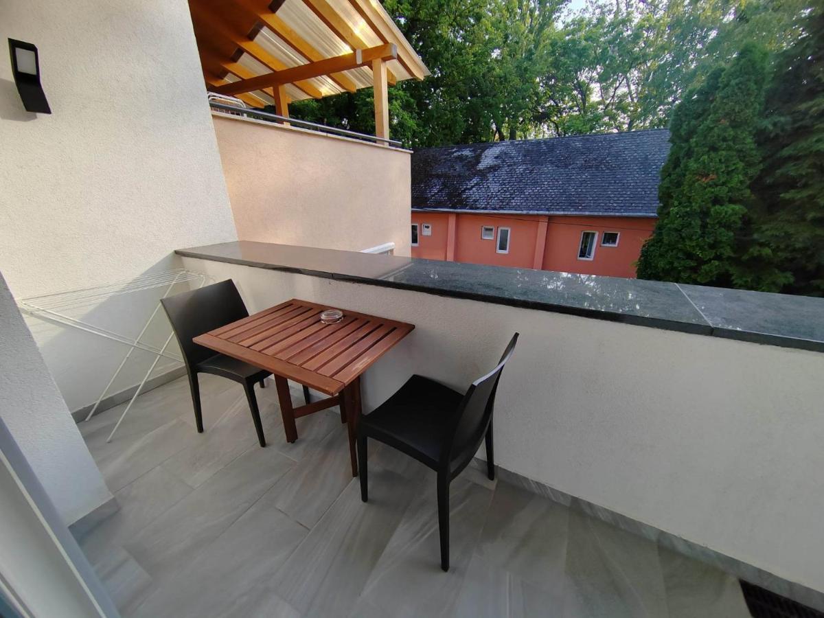 City Panzio Balatonlelle Extérieur photo