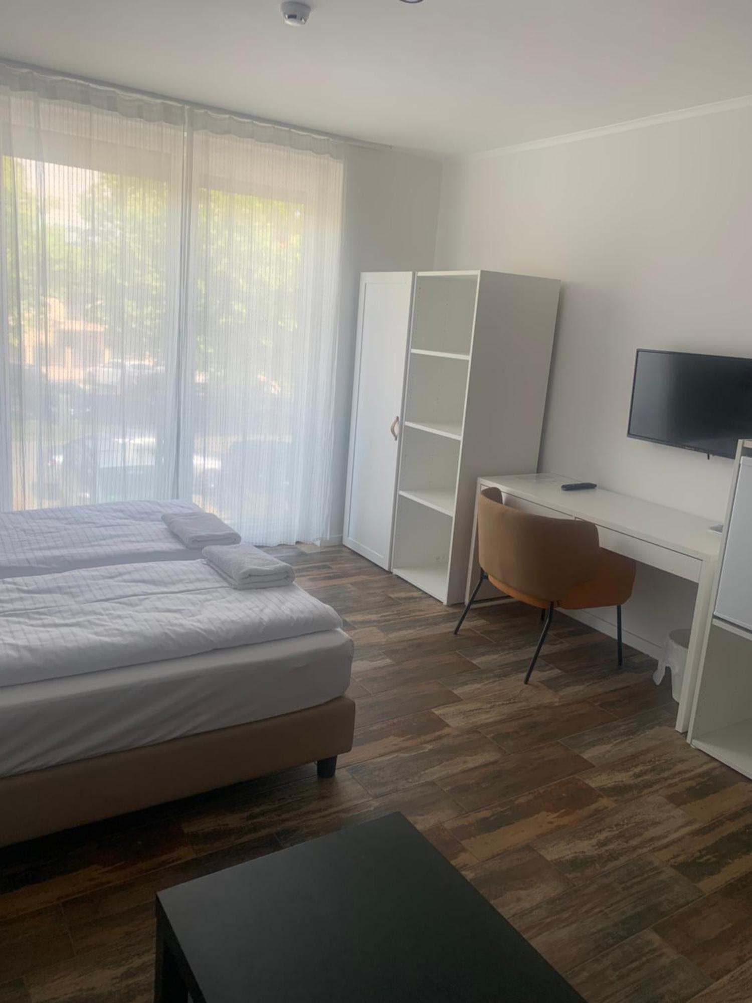 City Panzio Balatonlelle Extérieur photo
